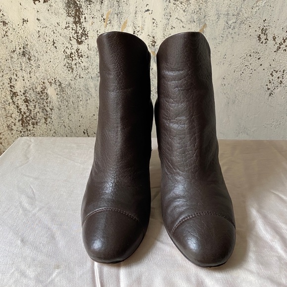 Authentic Chanel Brown Leather Boots size 36,5 - Picture 2 of 12